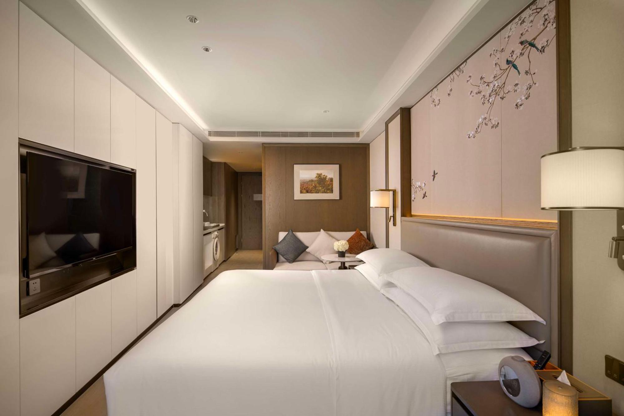 Yuexiu Hotel Guangzhou, Curio Collection By Hilton エクステリア 写真
