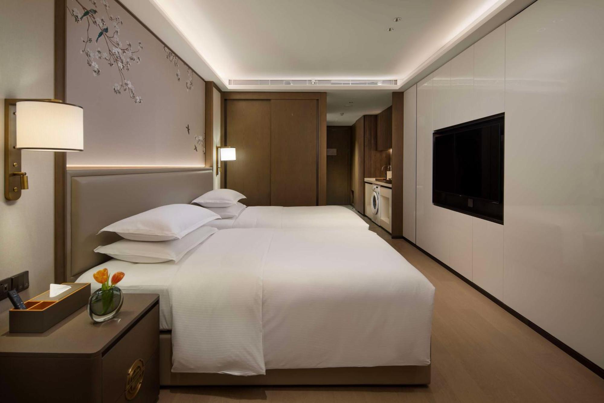 Yuexiu Hotel Guangzhou, Curio Collection By Hilton エクステリア 写真