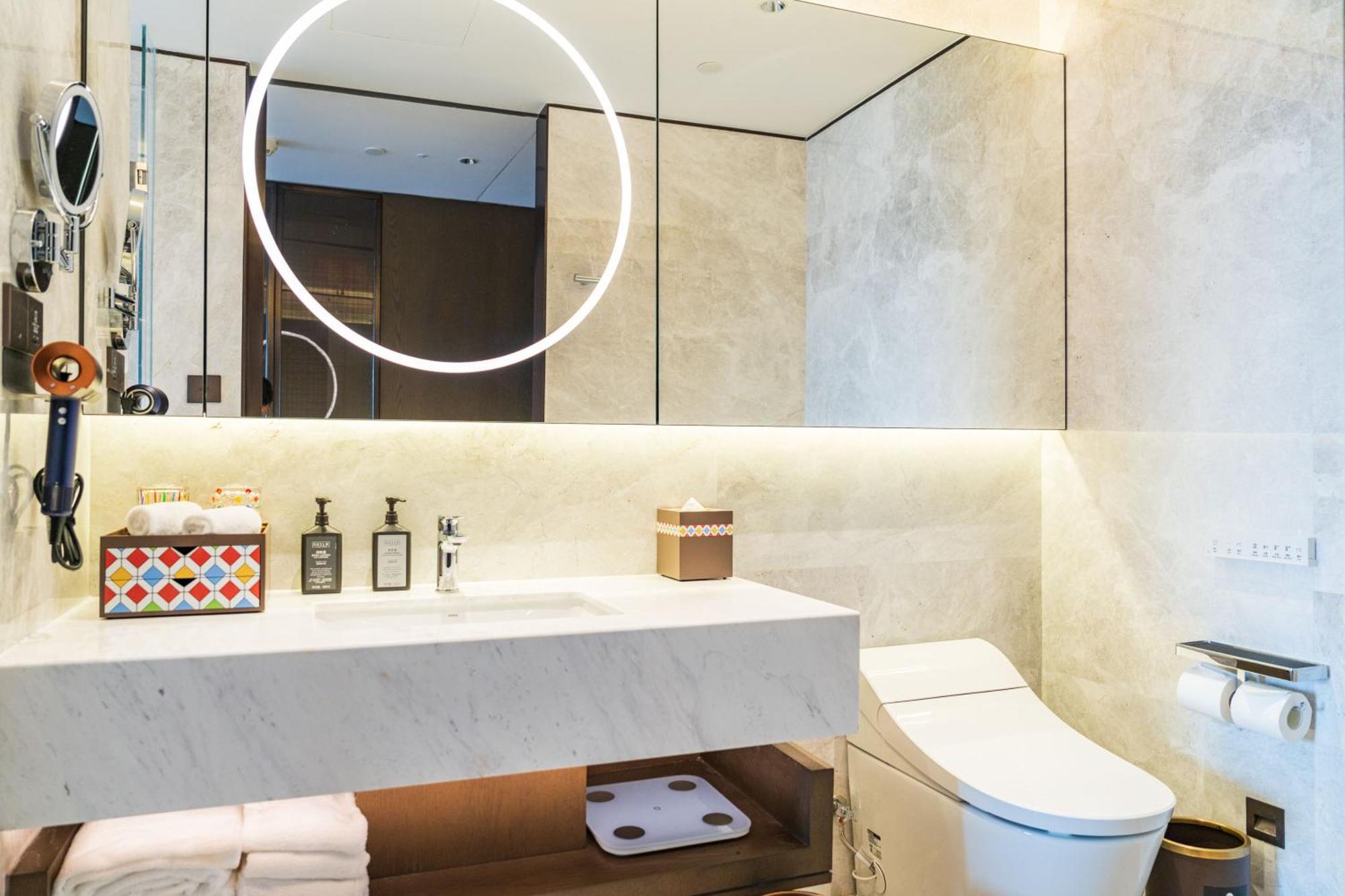 Yuexiu Hotel Guangzhou, Curio Collection By Hilton エクステリア 写真