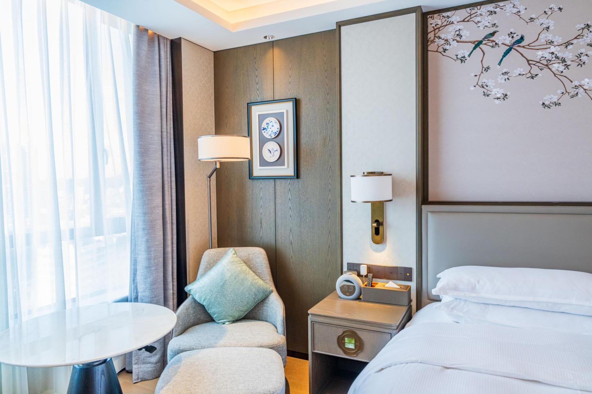 Yuexiu Hotel Guangzhou, Curio Collection By Hilton エクステリア 写真