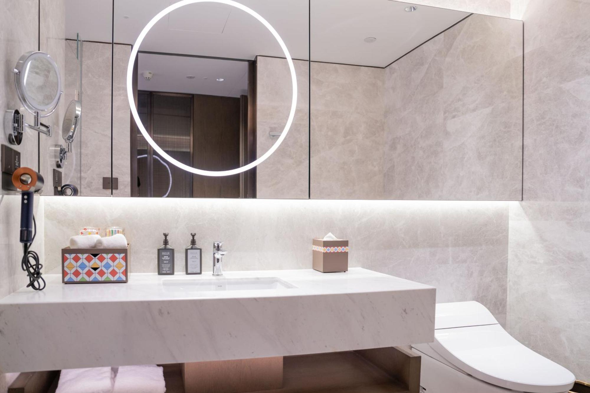 Yuexiu Hotel Guangzhou, Curio Collection By Hilton エクステリア 写真