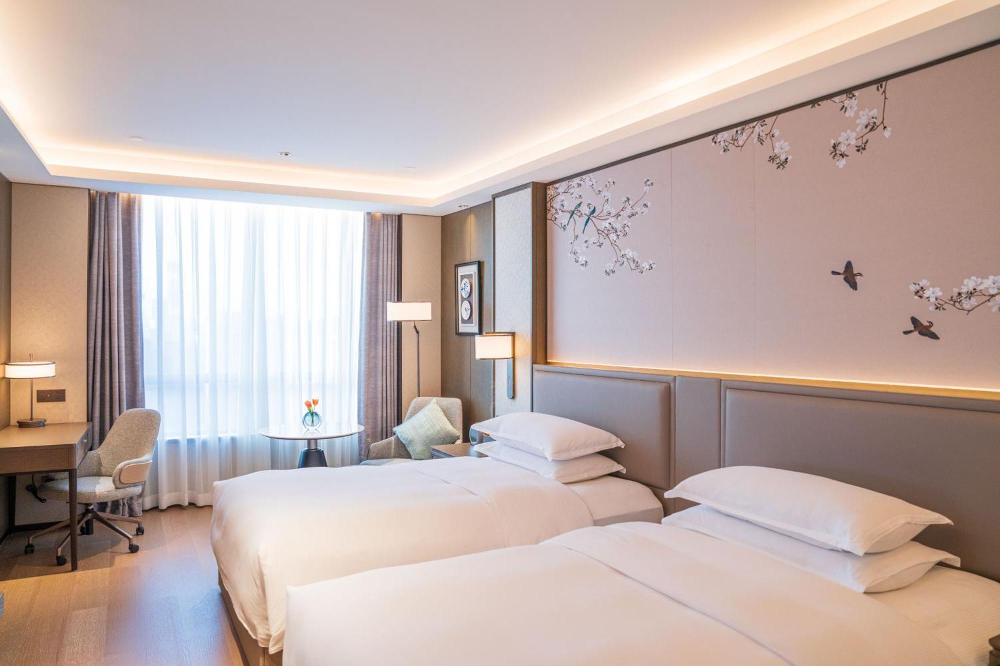 Yuexiu Hotel Guangzhou, Curio Collection By Hilton エクステリア 写真