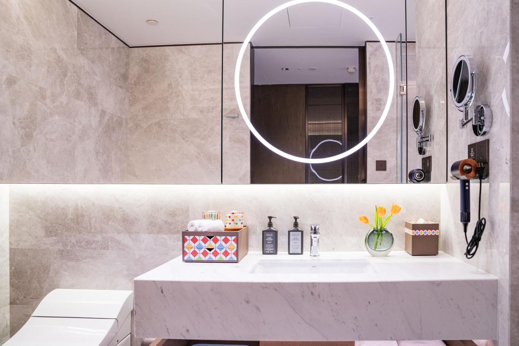 Yuexiu Hotel Guangzhou, Curio Collection By Hilton エクステリア 写真