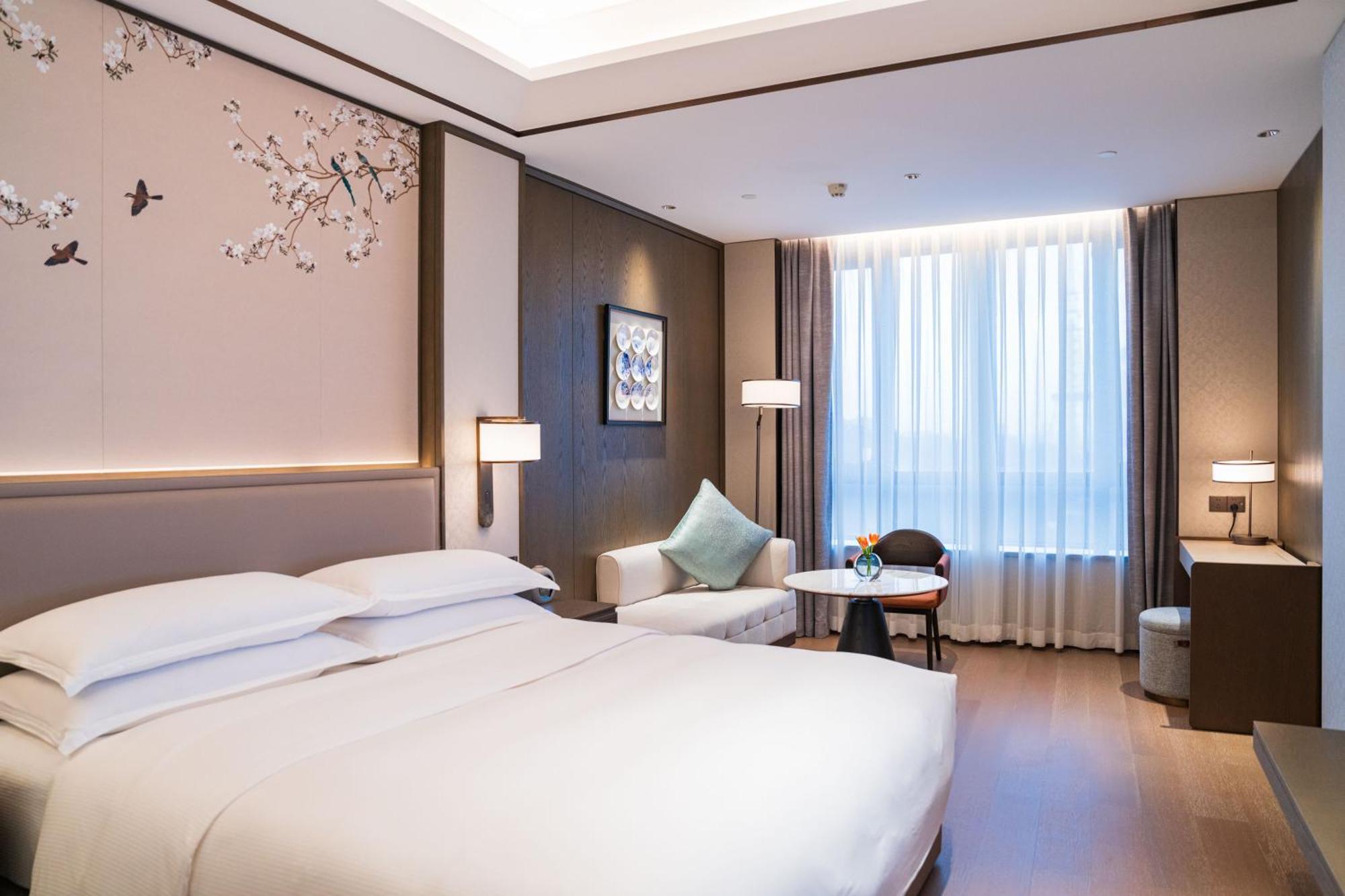 Yuexiu Hotel Guangzhou, Curio Collection By Hilton エクステリア 写真