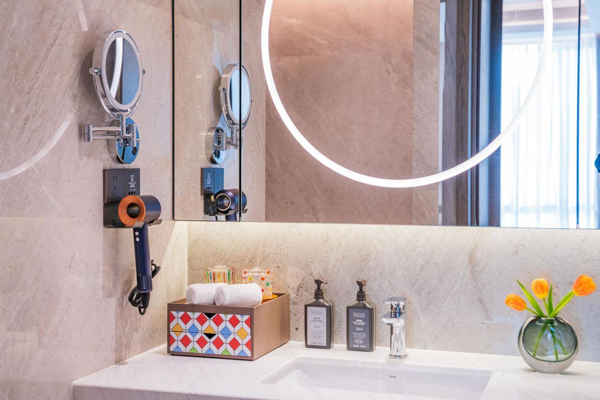 Yuexiu Hotel Guangzhou, Curio Collection By Hilton エクステリア 写真
